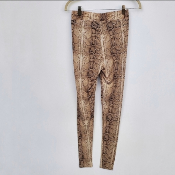 LA LUXE Snakeprint Python Leggings Like NEW! Sz Med - Picture 7 of 13